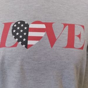 New Women's American Flag Love Sweatshirt Sz M